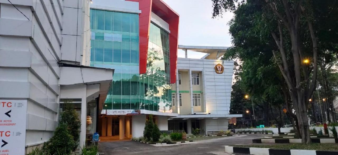Utc Dago Hotel Бандунг Экстерьер фото