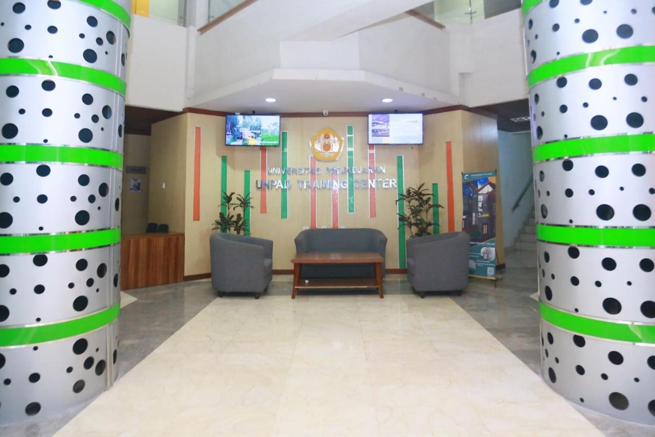 Utc Dago Hotel Бандунг Экстерьер фото